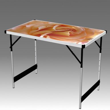 Tisch mit Blumendesign Tisch mit Blumendesign